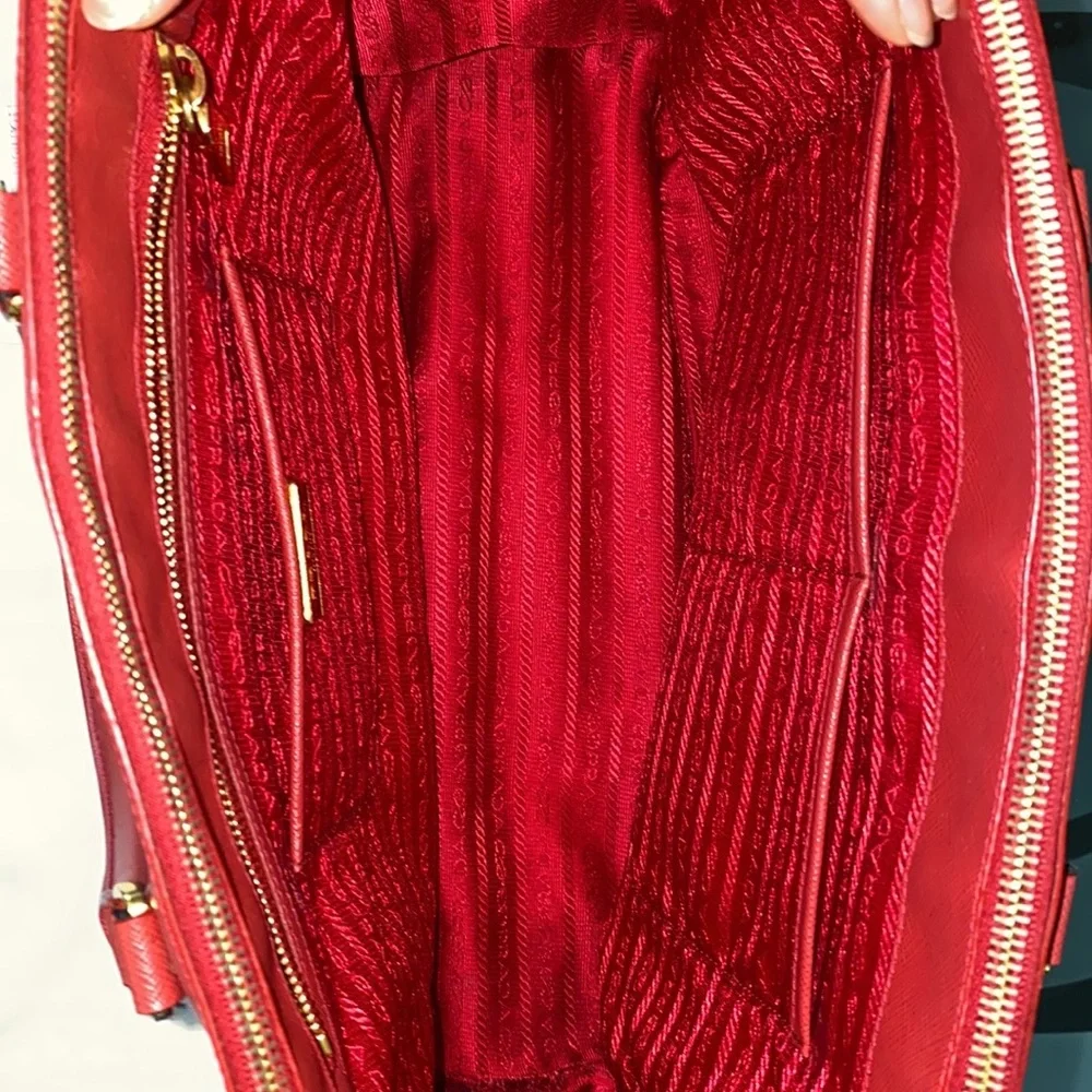 PRADA Saffiano Lux Large Galleria Double Zip Tote - Picture 9 of 14